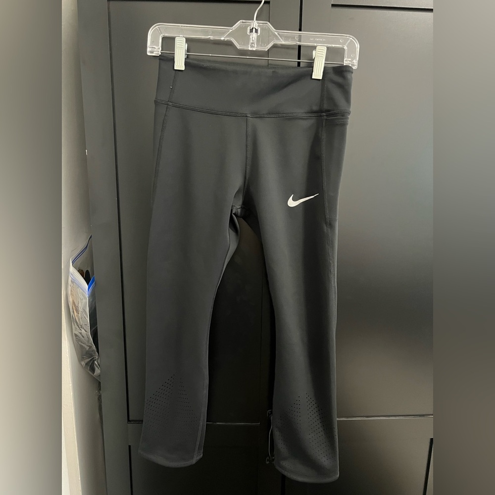 Nike Black Leggings Athletic Stretchy Bottoms Capri